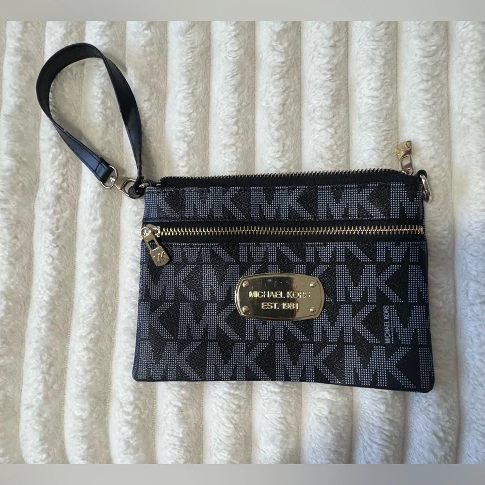 Michael Kors stylish wristlet